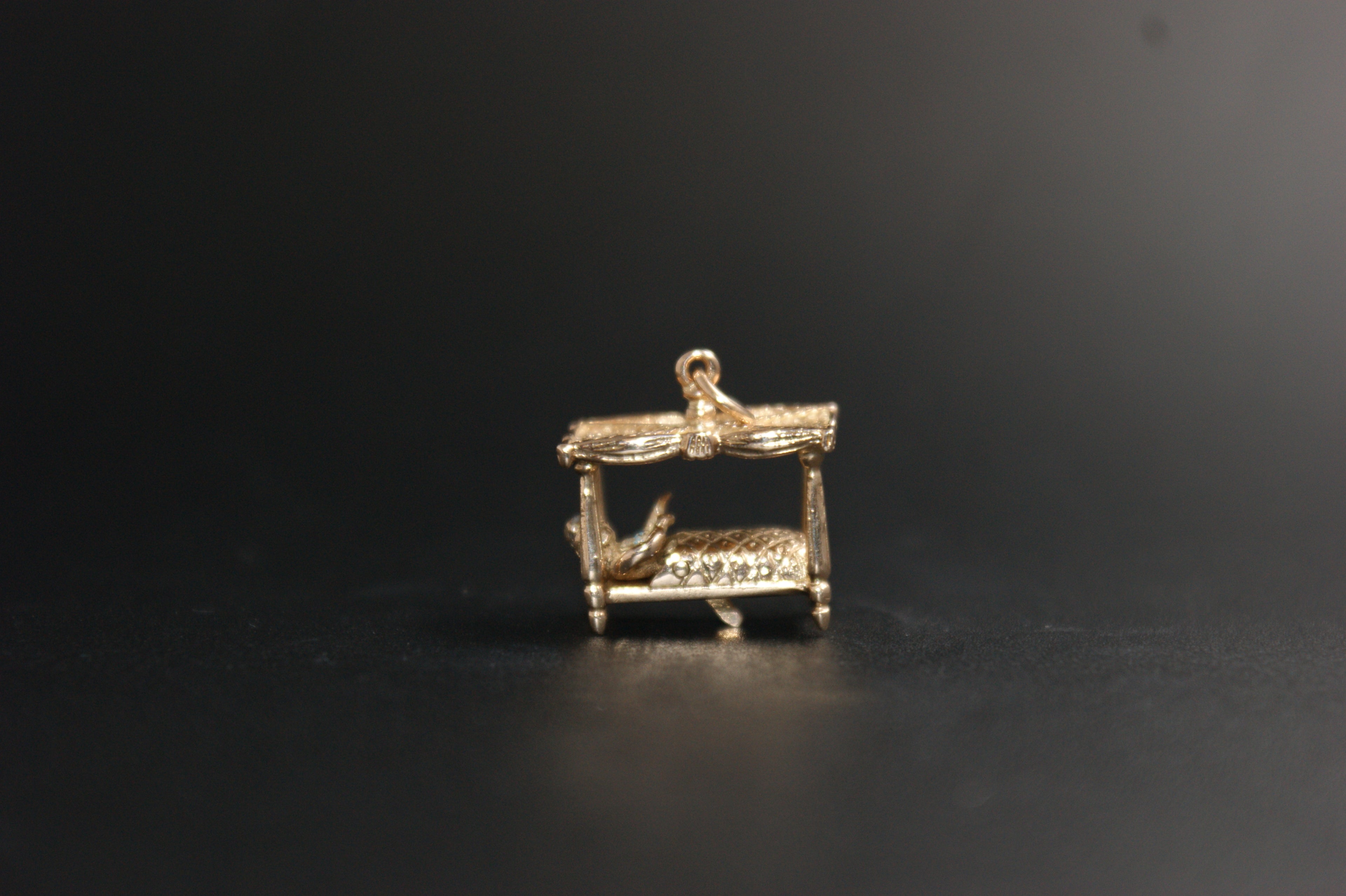 095-Gold Opening Four-Poster Bed Charm