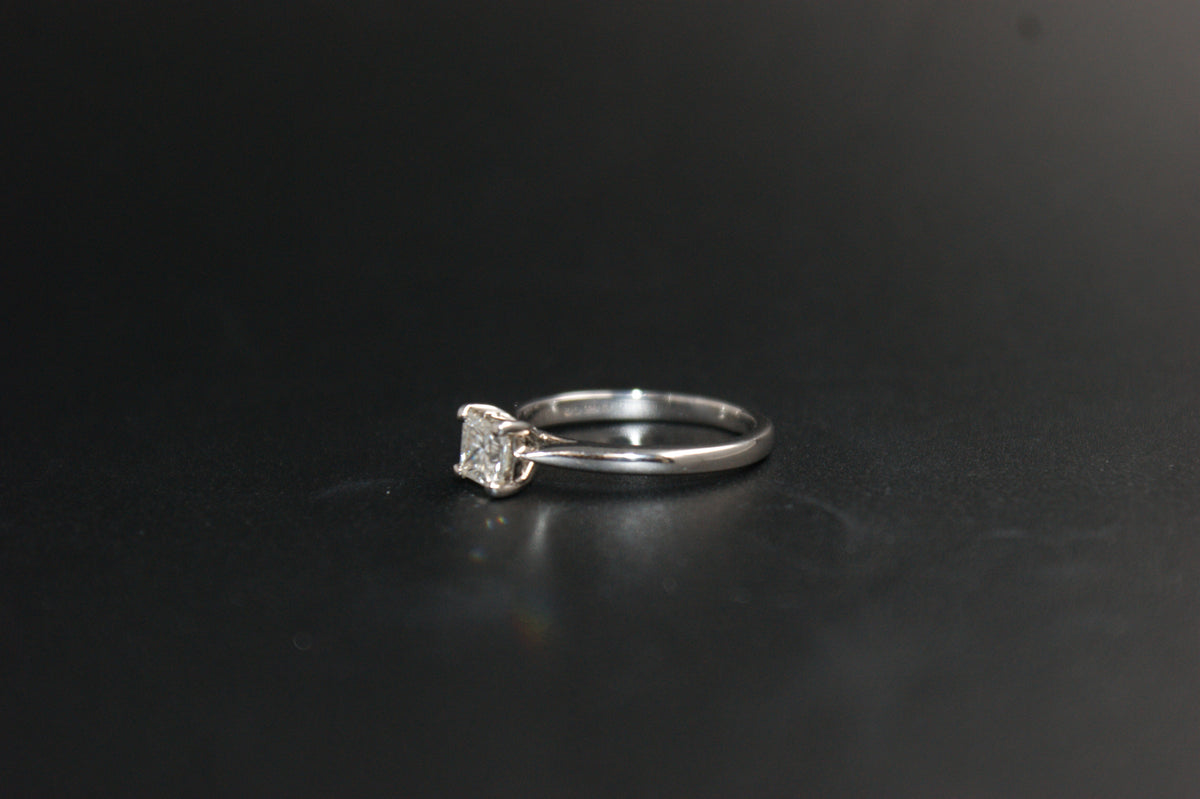 098-18ct White Gold 0.51ct Princess Cut Diamond Solitaire Ring