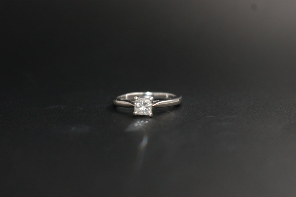 098-18ct White Gold 0.51ct Princess Cut Diamond Solitaire Ring