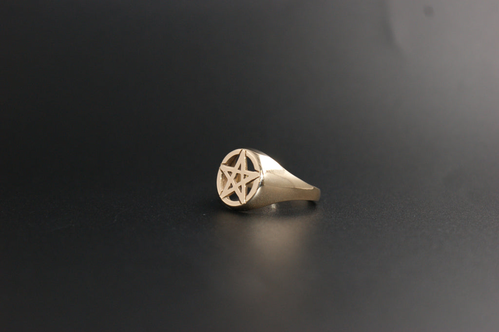 099- 9ct Pentagram Signet Ring