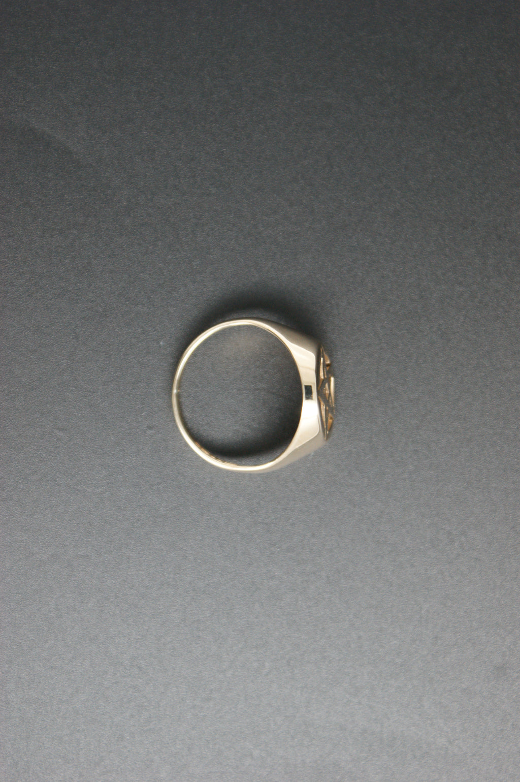 099- 9ct Pentagram Signet Ring