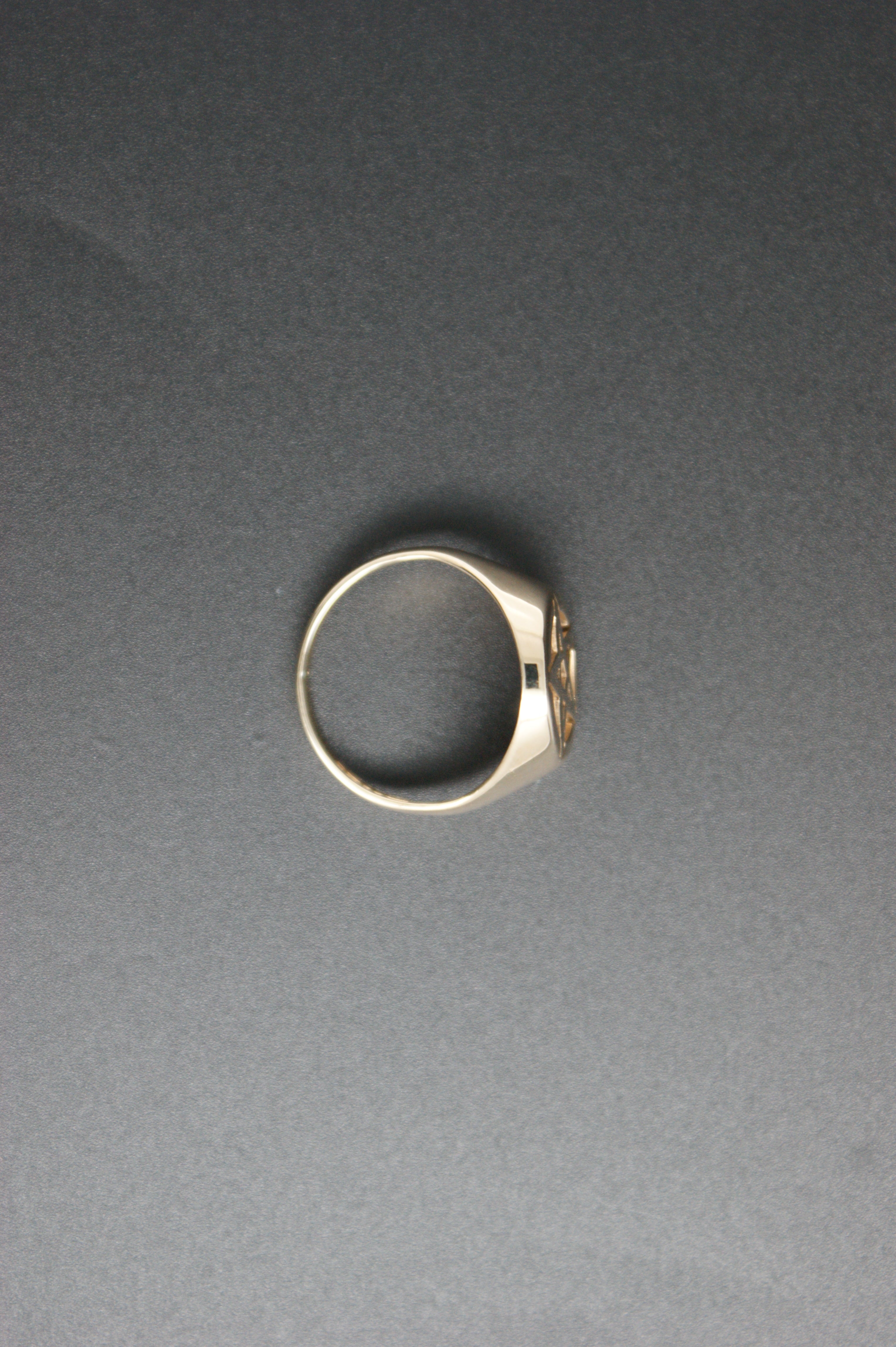 099- 9ct Pentagram Signet Ring