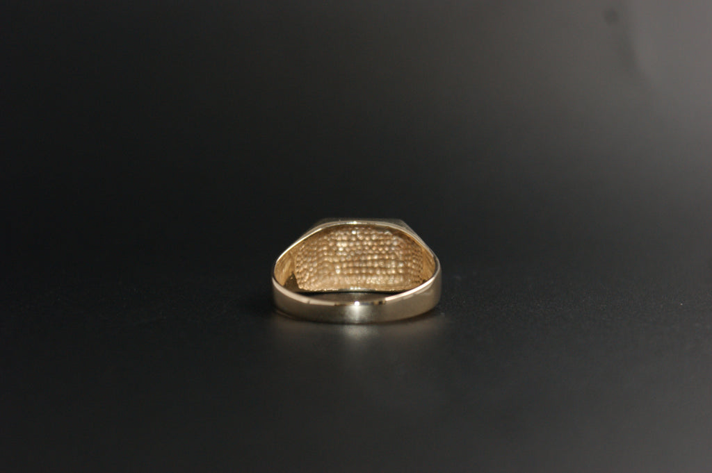 0103- 9ct pattern signet ring.