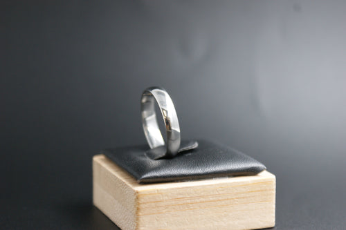 0105- Platinum Plain Court Wedding Band