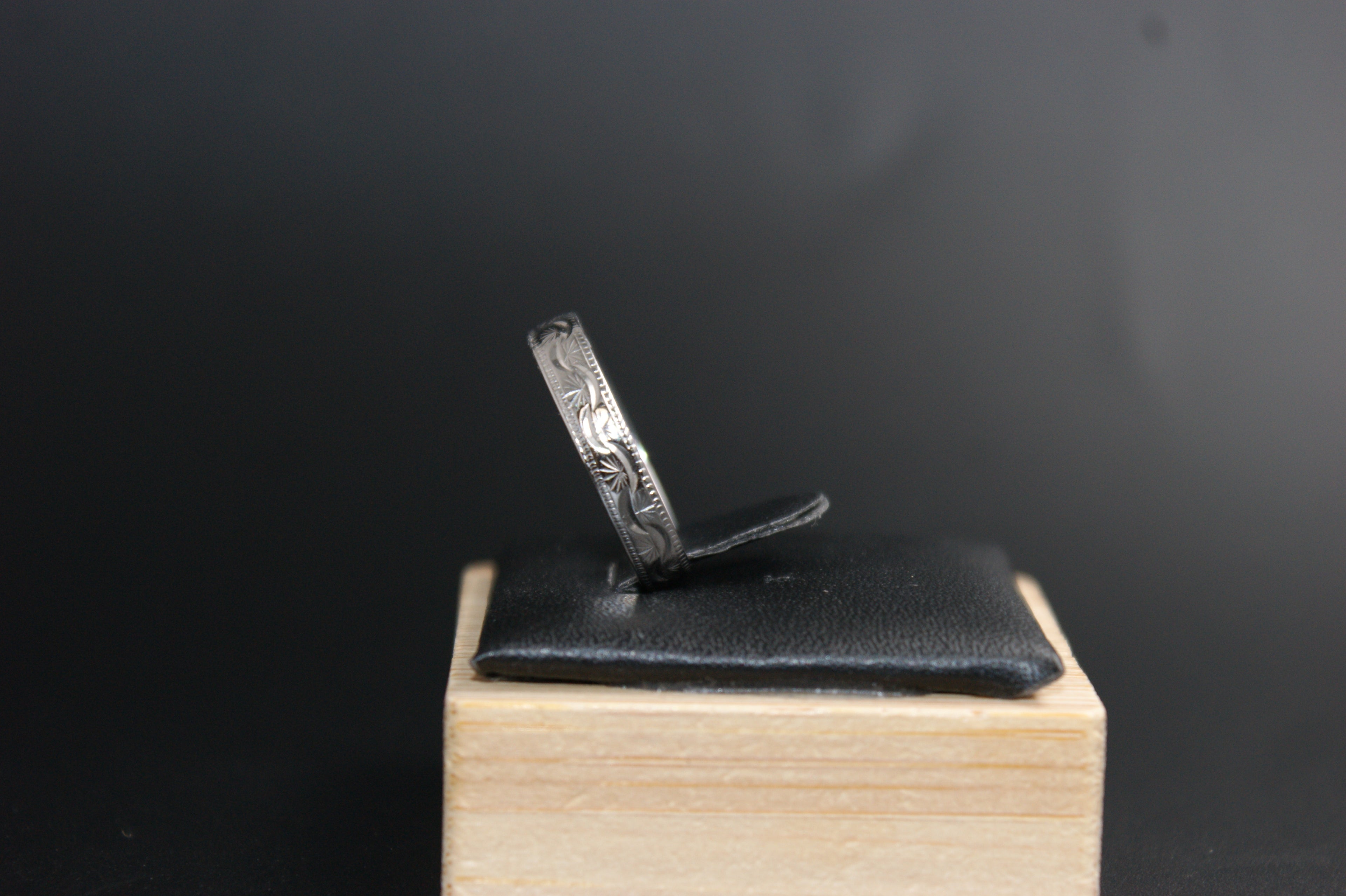 0108- 18ct White Gold Patterned Wedding Ring