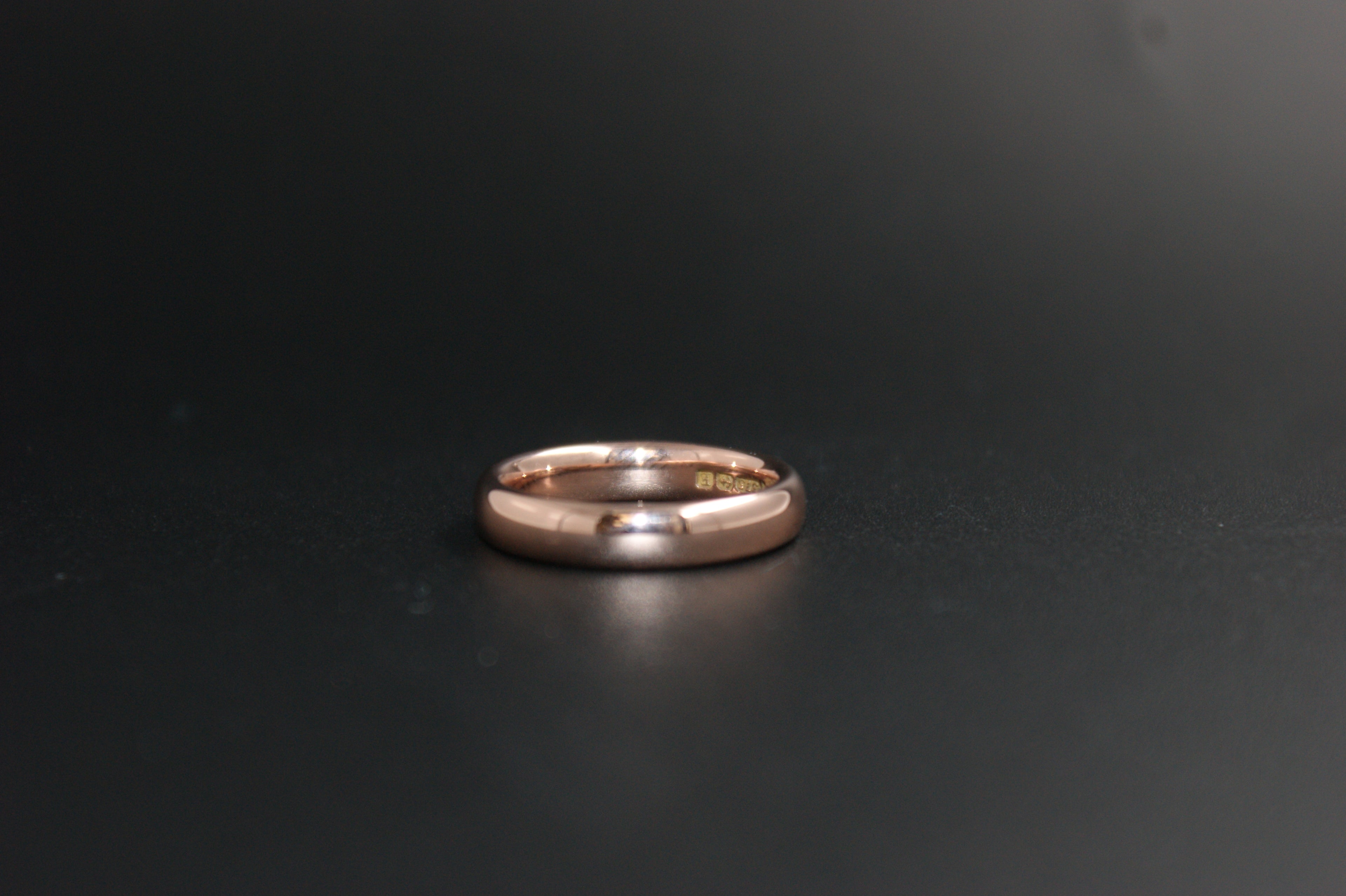 0112- 9ct Rose Gold Plain Court Wedding Band