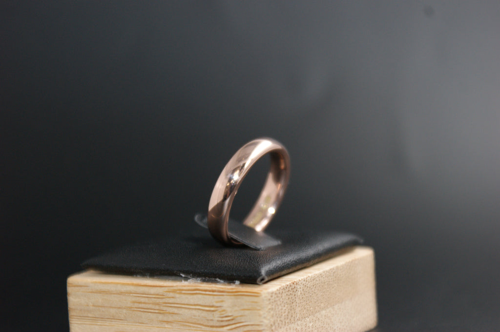 0112- 9ct Rose Gold Plain Court Wedding Band
