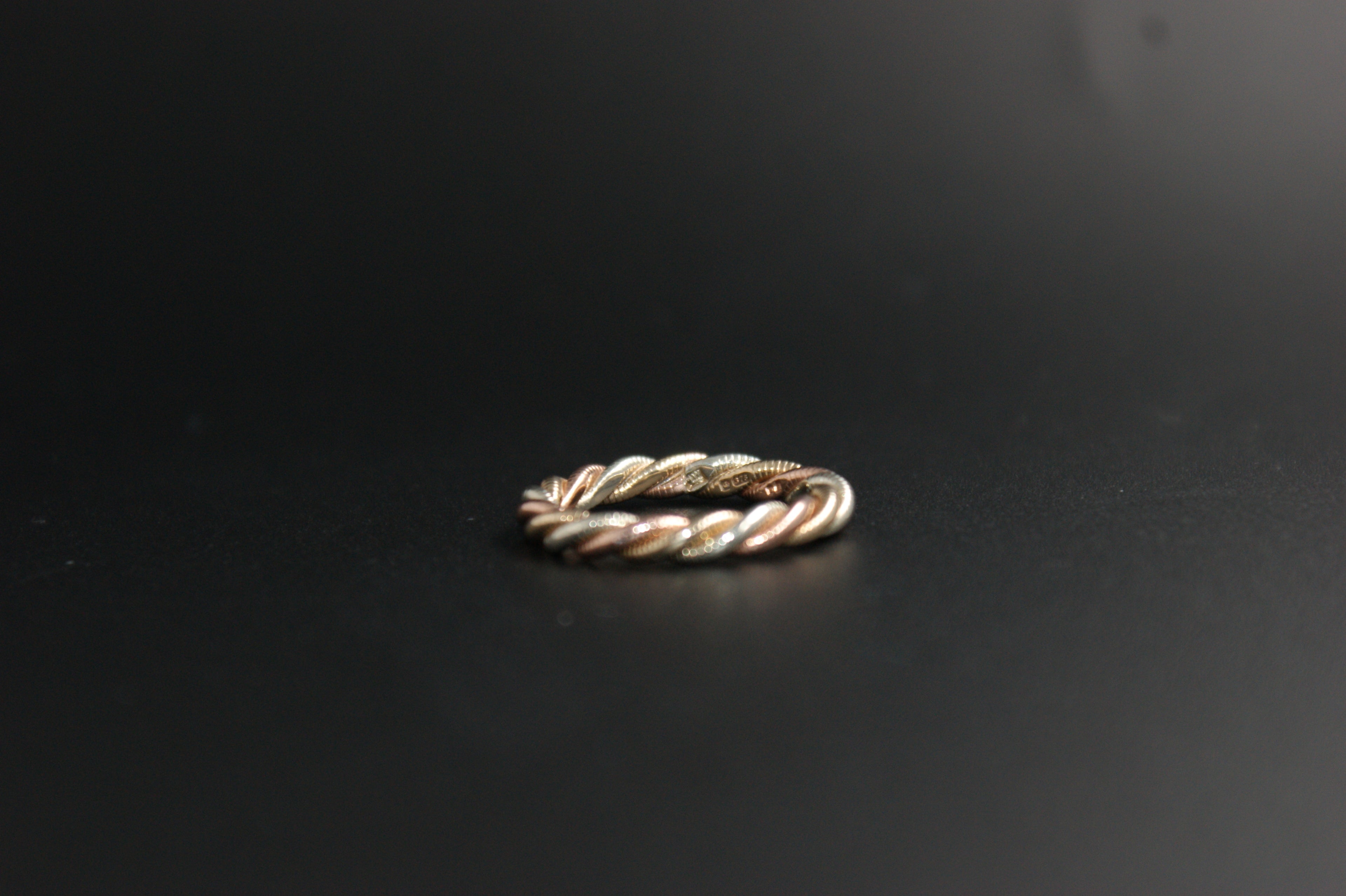 0113- 9ct Three-colour Gold Twisted Rope Band
