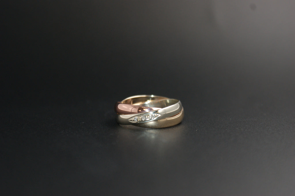 0115-9ct Three-Colour Gold Russian Wedding Ring
