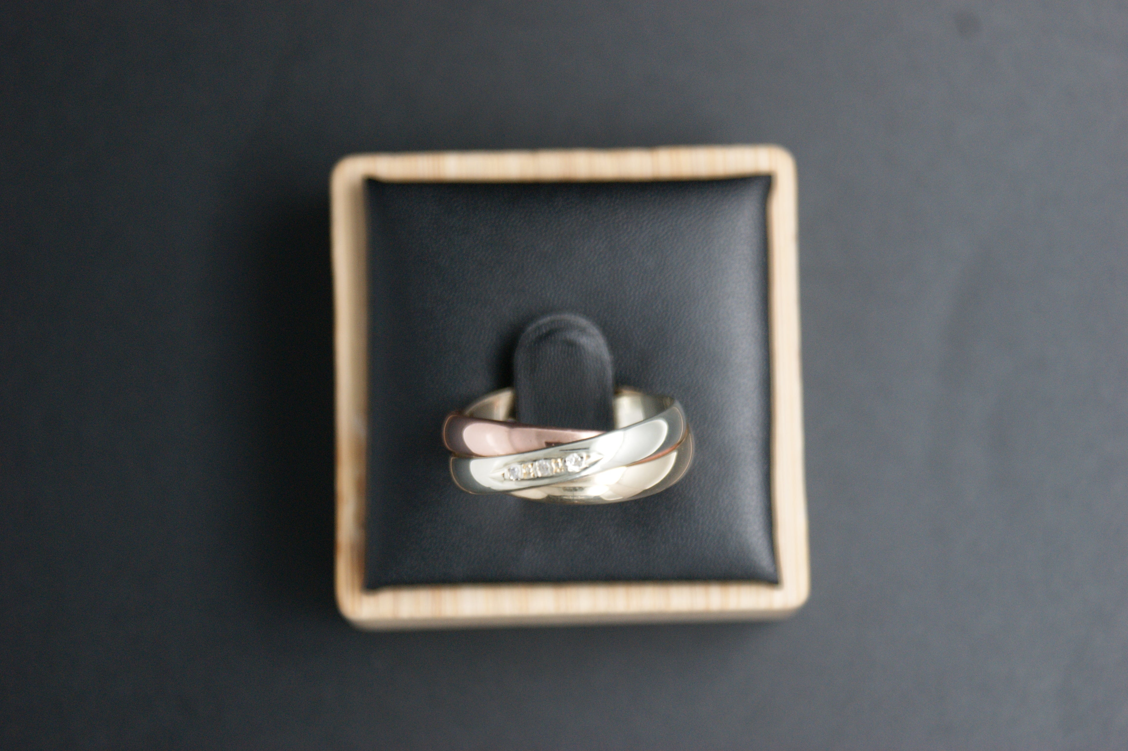 0115-9ct Three-Colour Gold Russian Wedding Ring