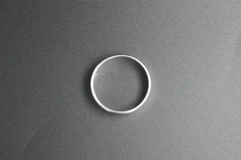 0120- 9ct white wedding band.