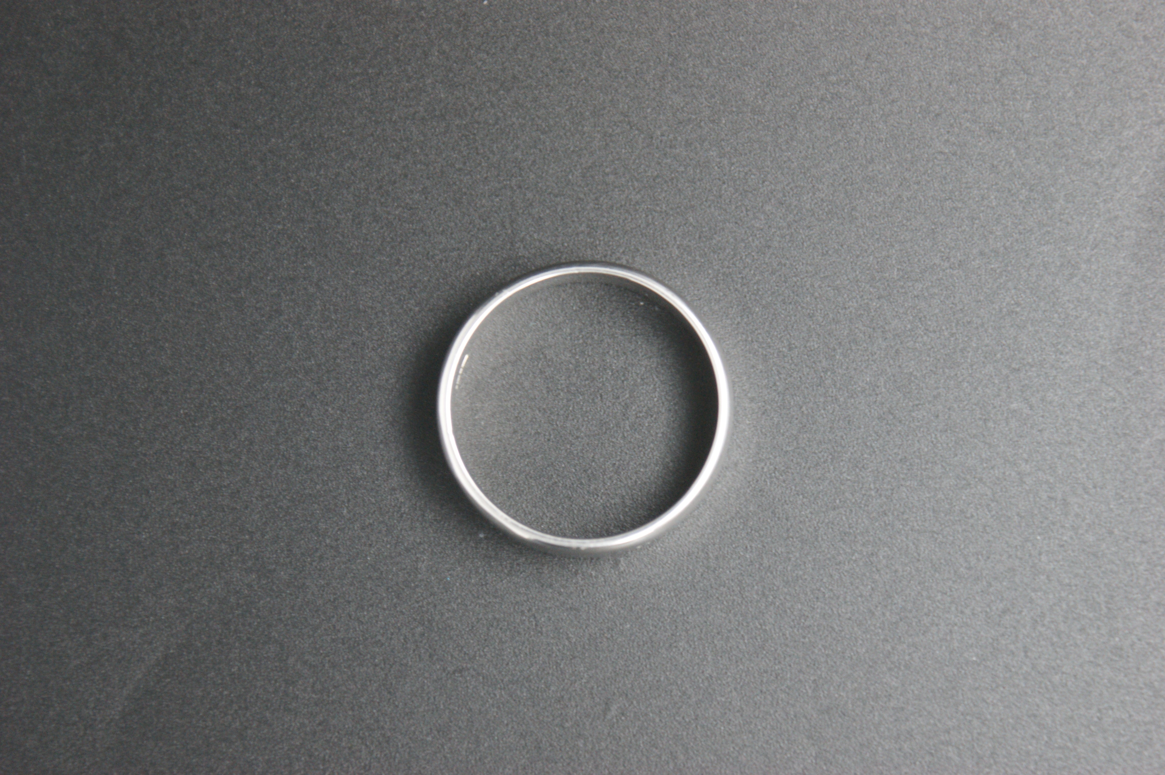 0120- 9ct white wedding band.