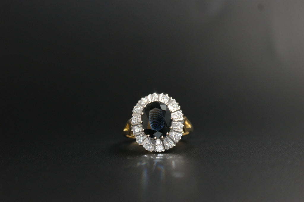 0131- 18ct Gold Sapphire and Diamond Cluster Ring