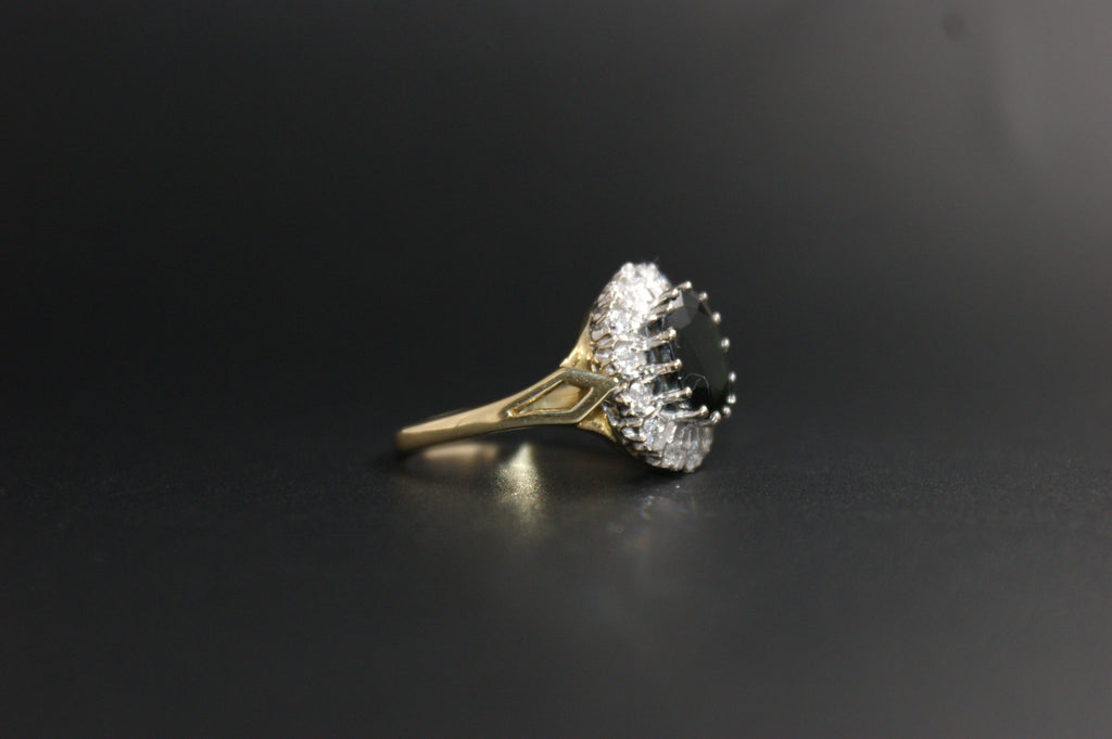 0131- 18ct Gold Sapphire and Diamond Cluster Ring