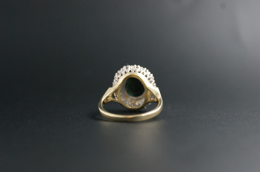 0131- 18ct Gold Sapphire and Diamond Cluster Ring