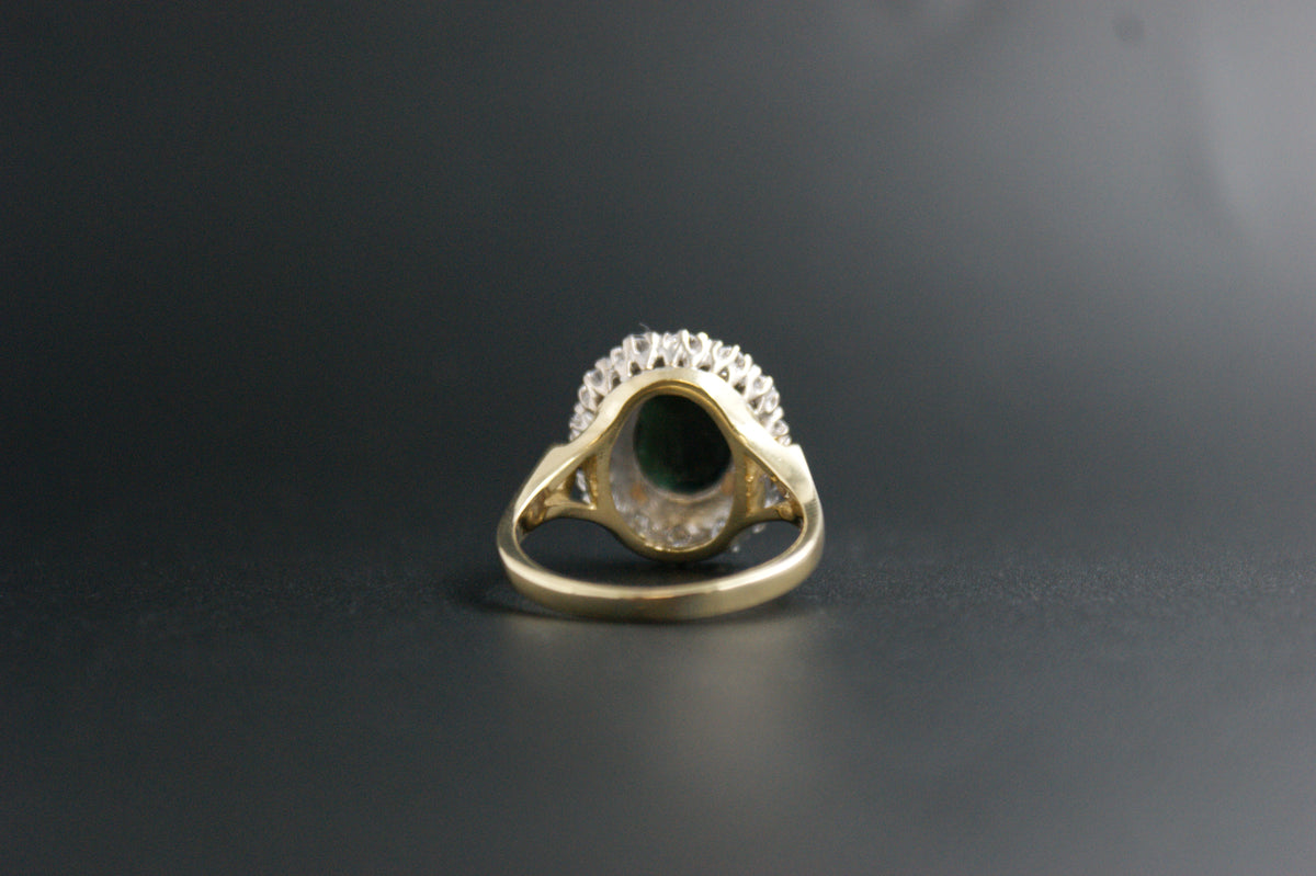 0131- 18ct Gold Sapphire and Diamond Cluster Ring