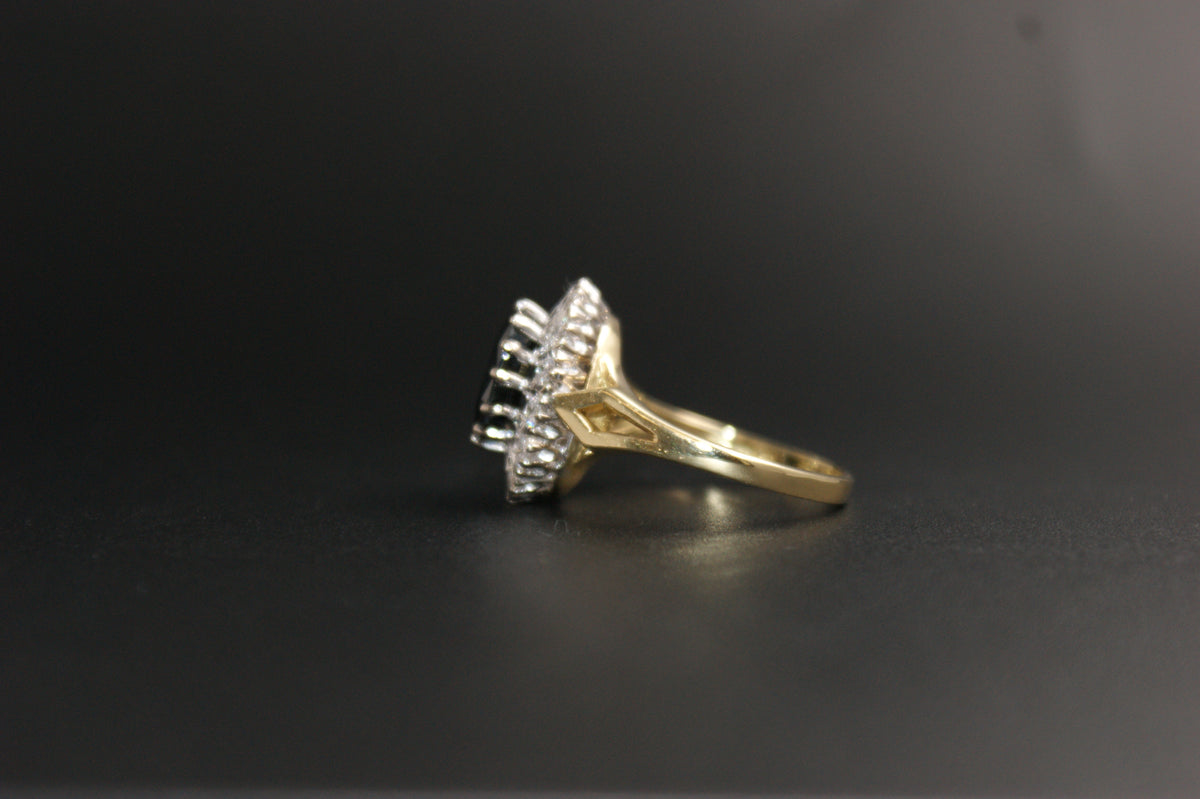 0131- 18ct Gold Sapphire and Diamond Cluster Ring