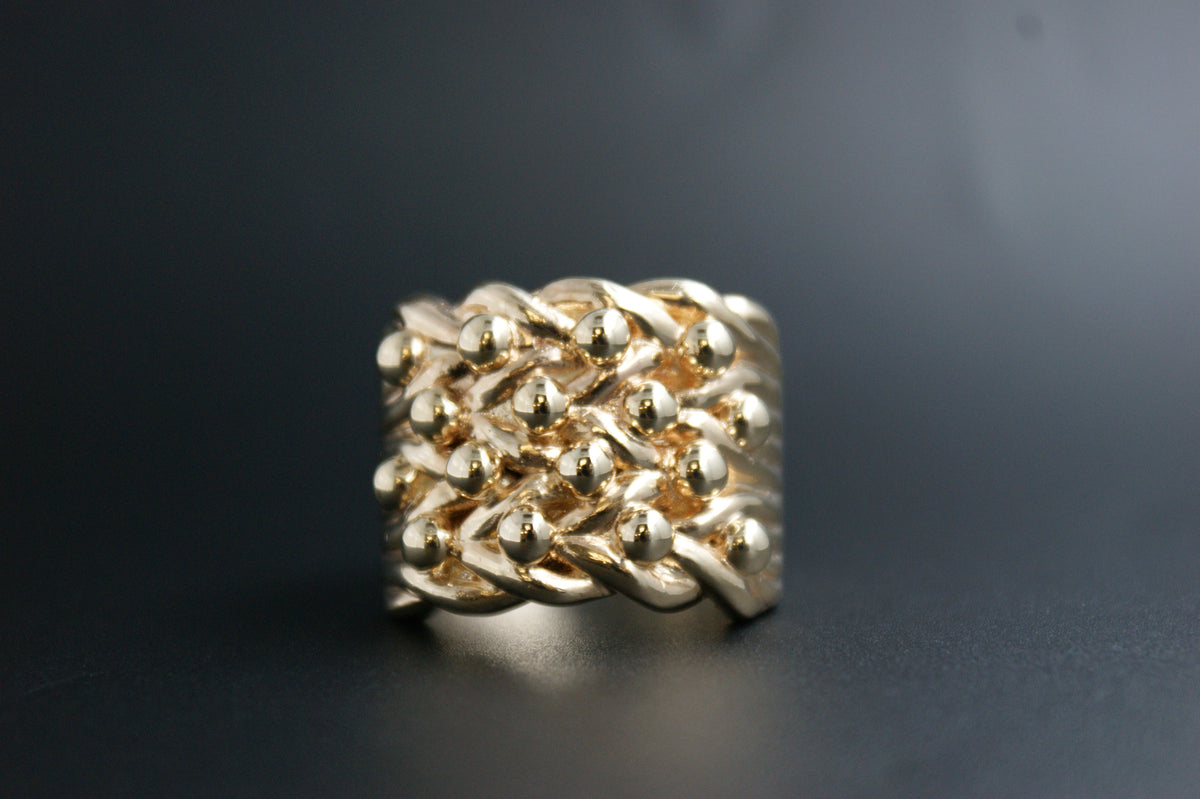 0135- 9ct Woven Keeper Ring
