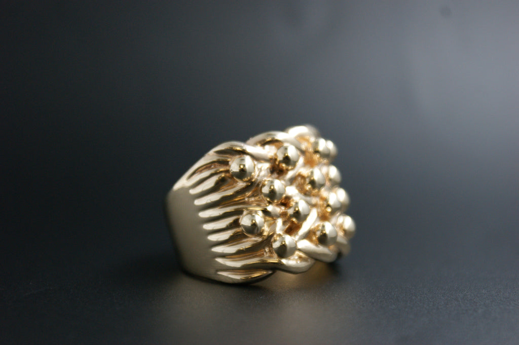 0135- 9ct Woven Keeper Ring