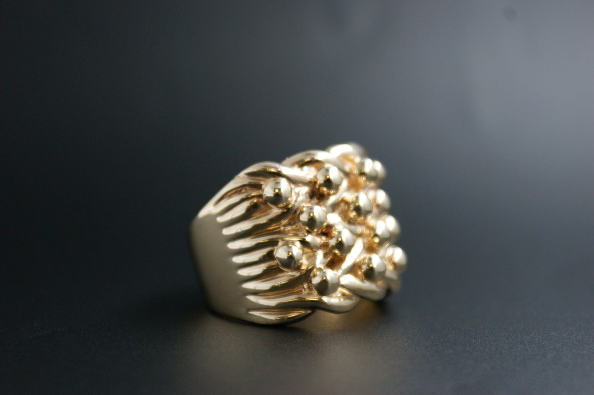 0135- 9ct Woven Keeper Ring