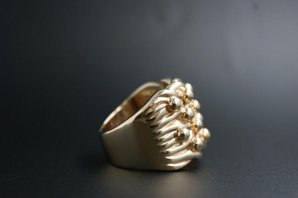 0135- 9ct Woven Keeper Ring