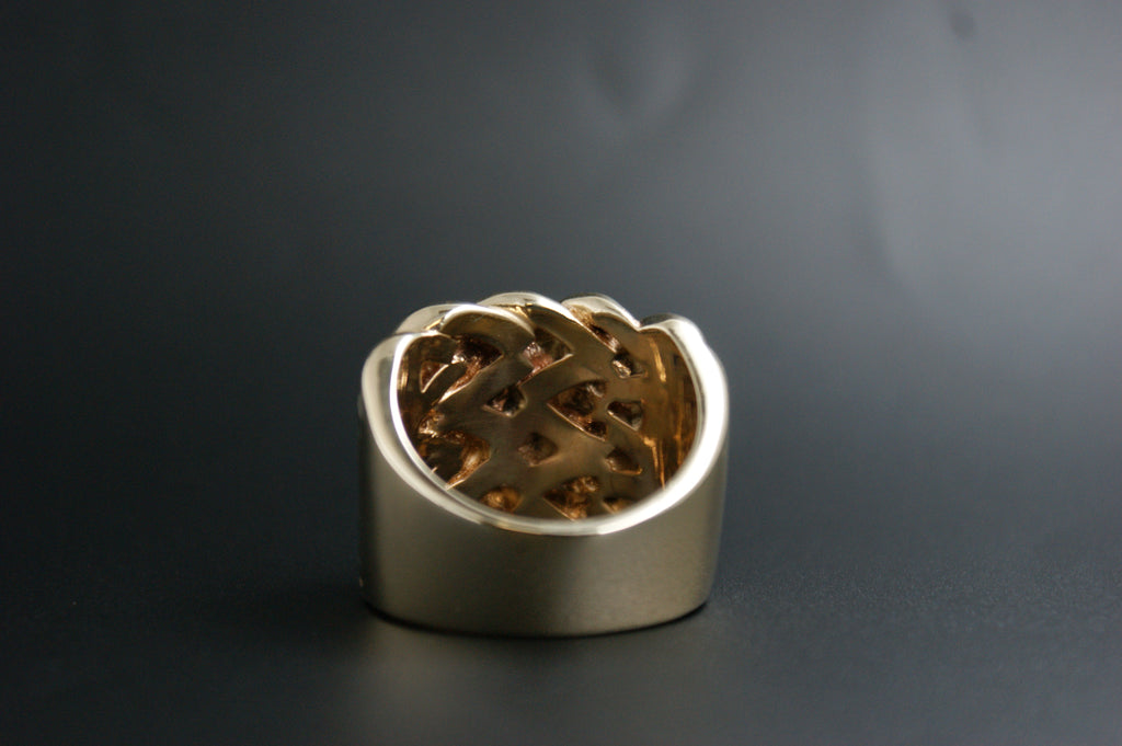 0135- 9ct Woven Keeper Ring