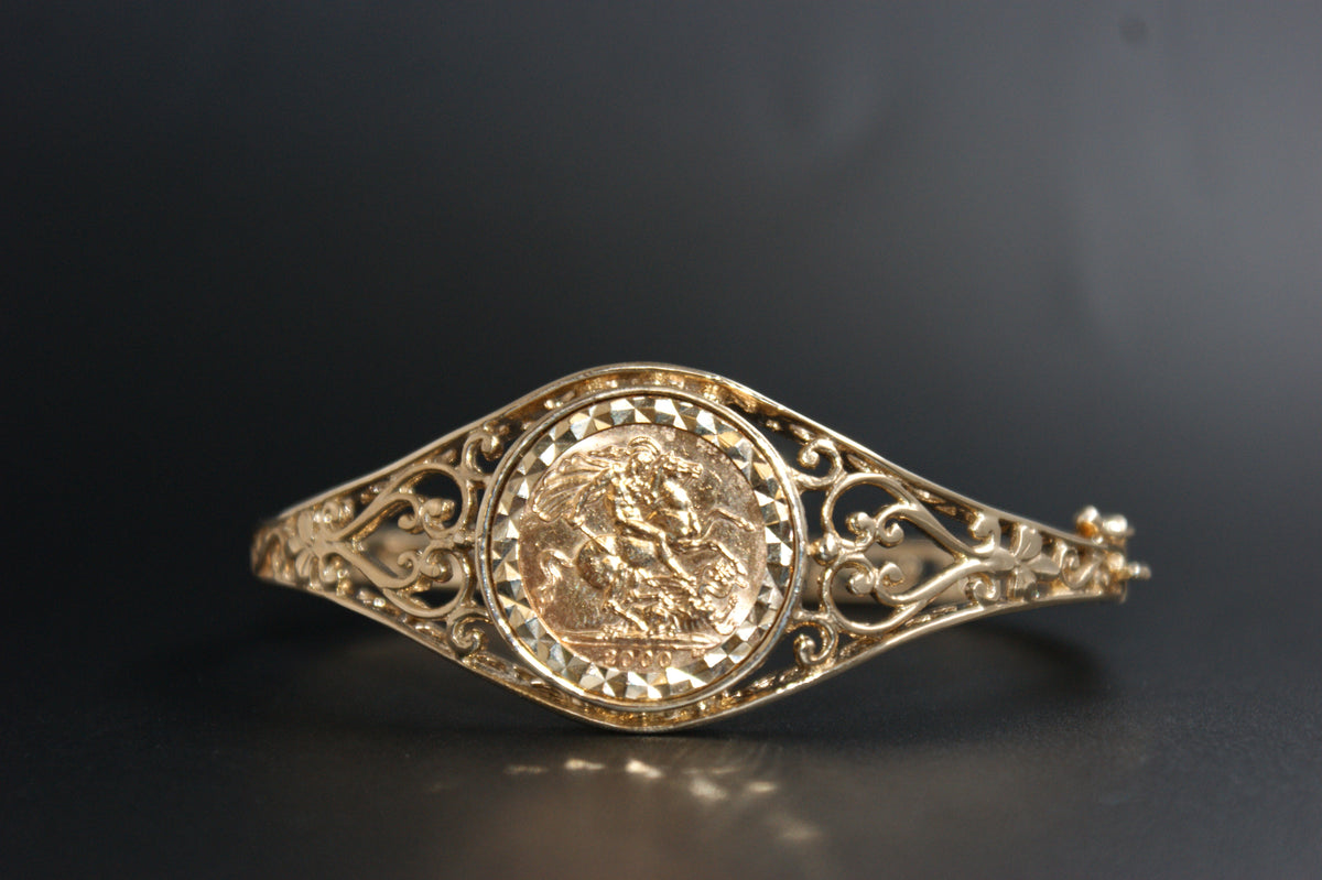 0138- 9ct Gold Year 2000 Half Sovereign Filigree Bangle