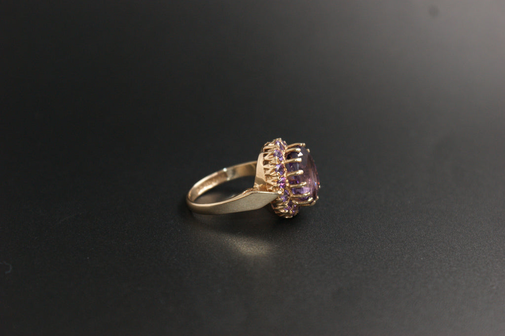 0142- 9ct Yellow gold Amethyst Cluster Ring