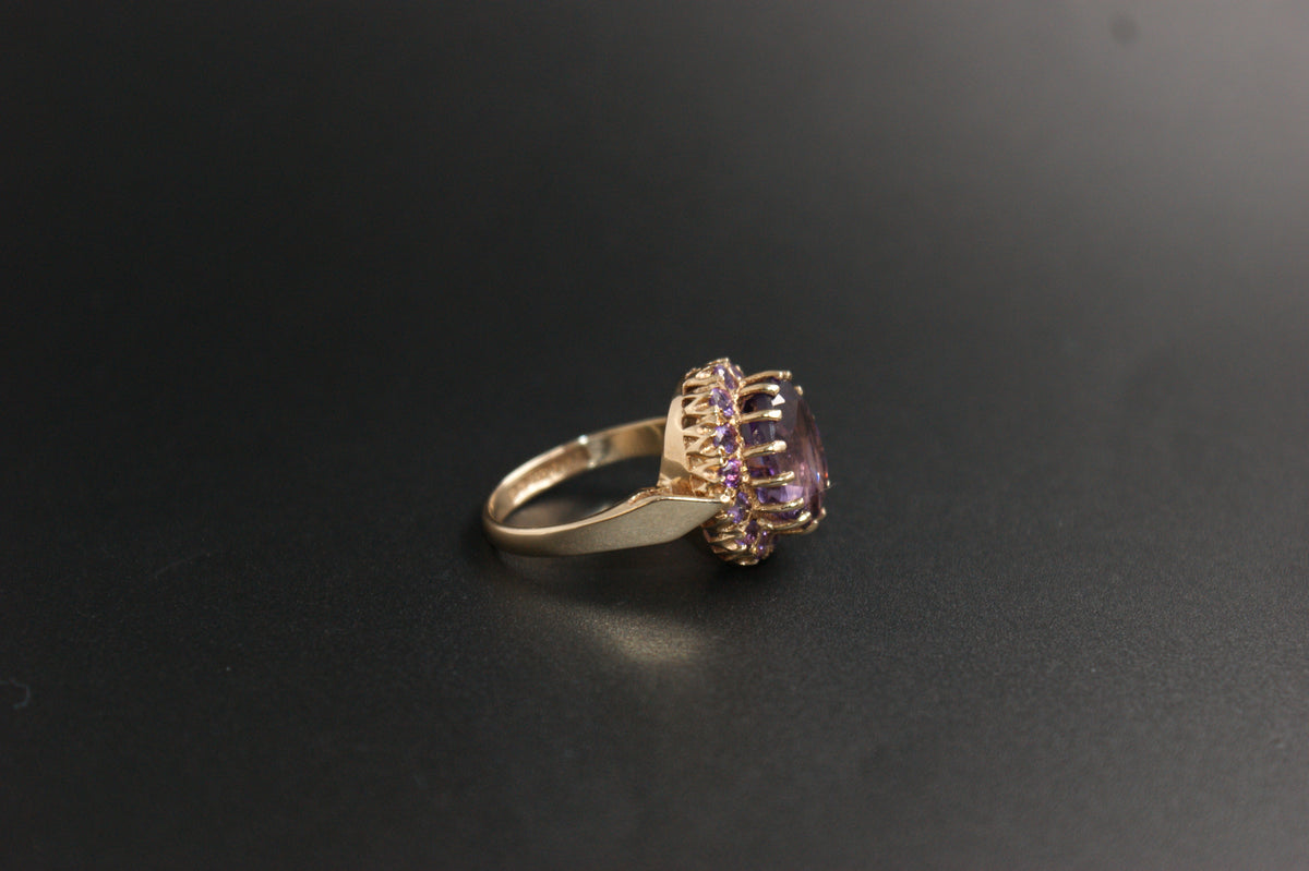 0142- 9ct Yellow gold Amethyst Cluster Ring