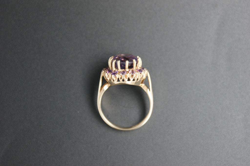 0142- 9ct Yellow gold Amethyst Cluster Ring