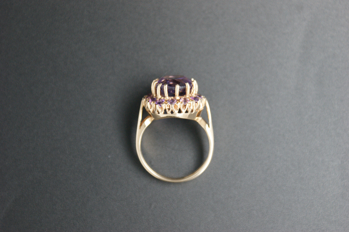 0142- 9ct Yellow gold Amethyst Cluster Ring