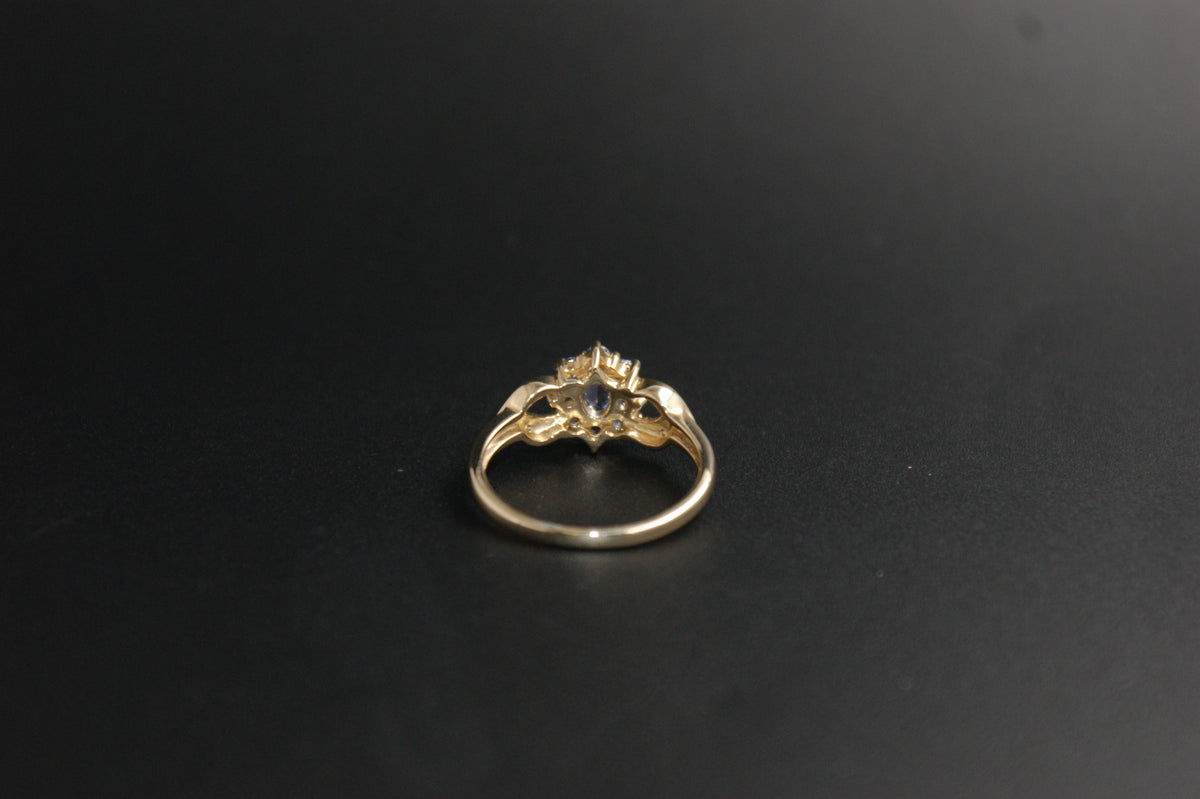 0145- 9ct Gold Iolite and Cluster Ring