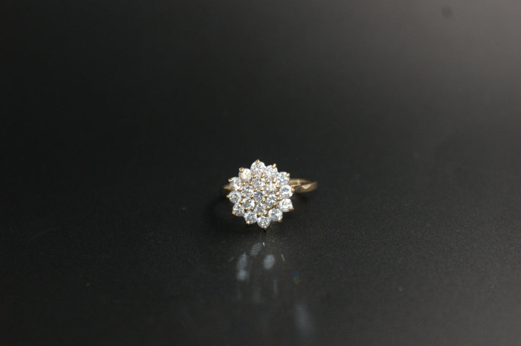 0151-9ct Gold Cubic Zirconia Cluster Ring