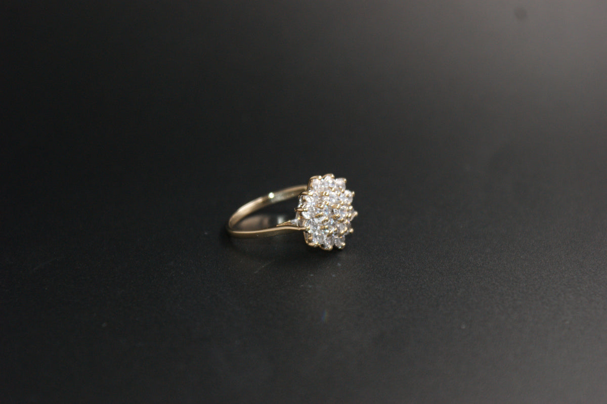 0151-9ct Gold Cubic Zirconia Cluster Ring