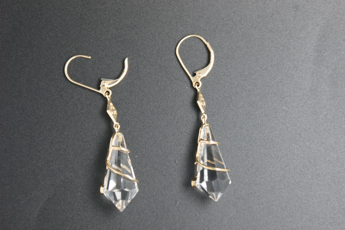0156- 9ct Gold Rock Crystal Drop Earrings with Amethyst Accents