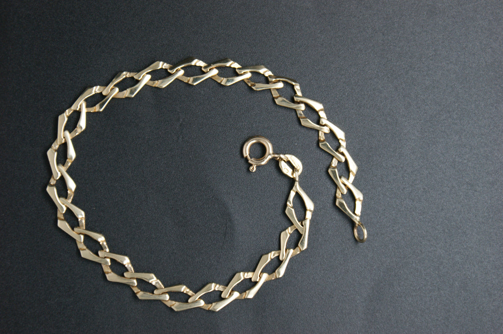 0167-9ct Gold 7.25'' Diamond-Link Curb Bracelet