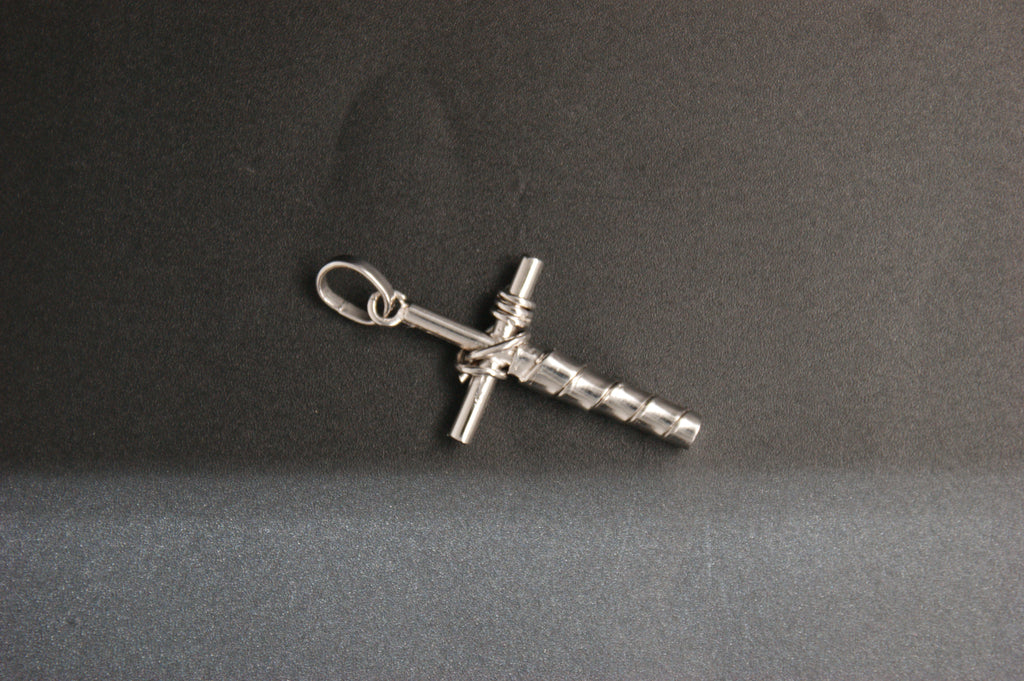 0181-14ct White Gold Wire-Wrapped Cross Pendant