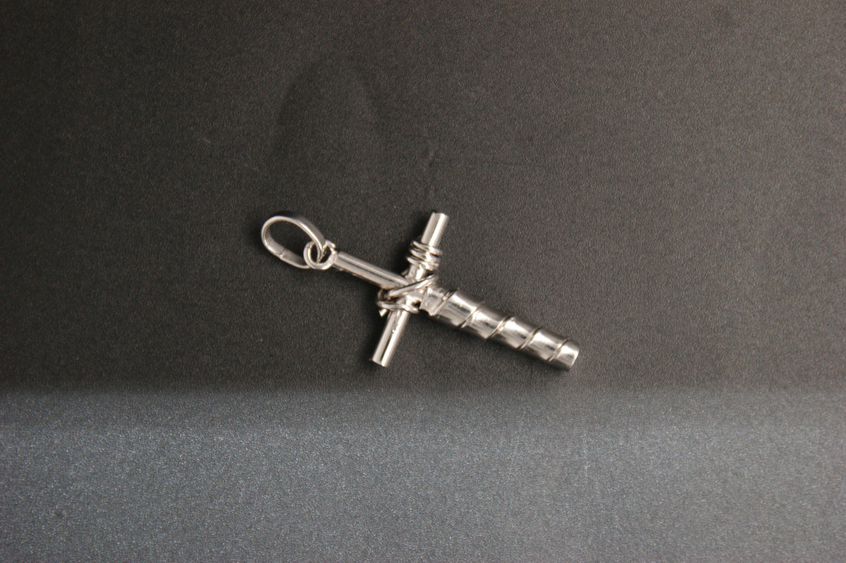 0181-14ct White Gold Wire-Wrapped Cross Pendant
