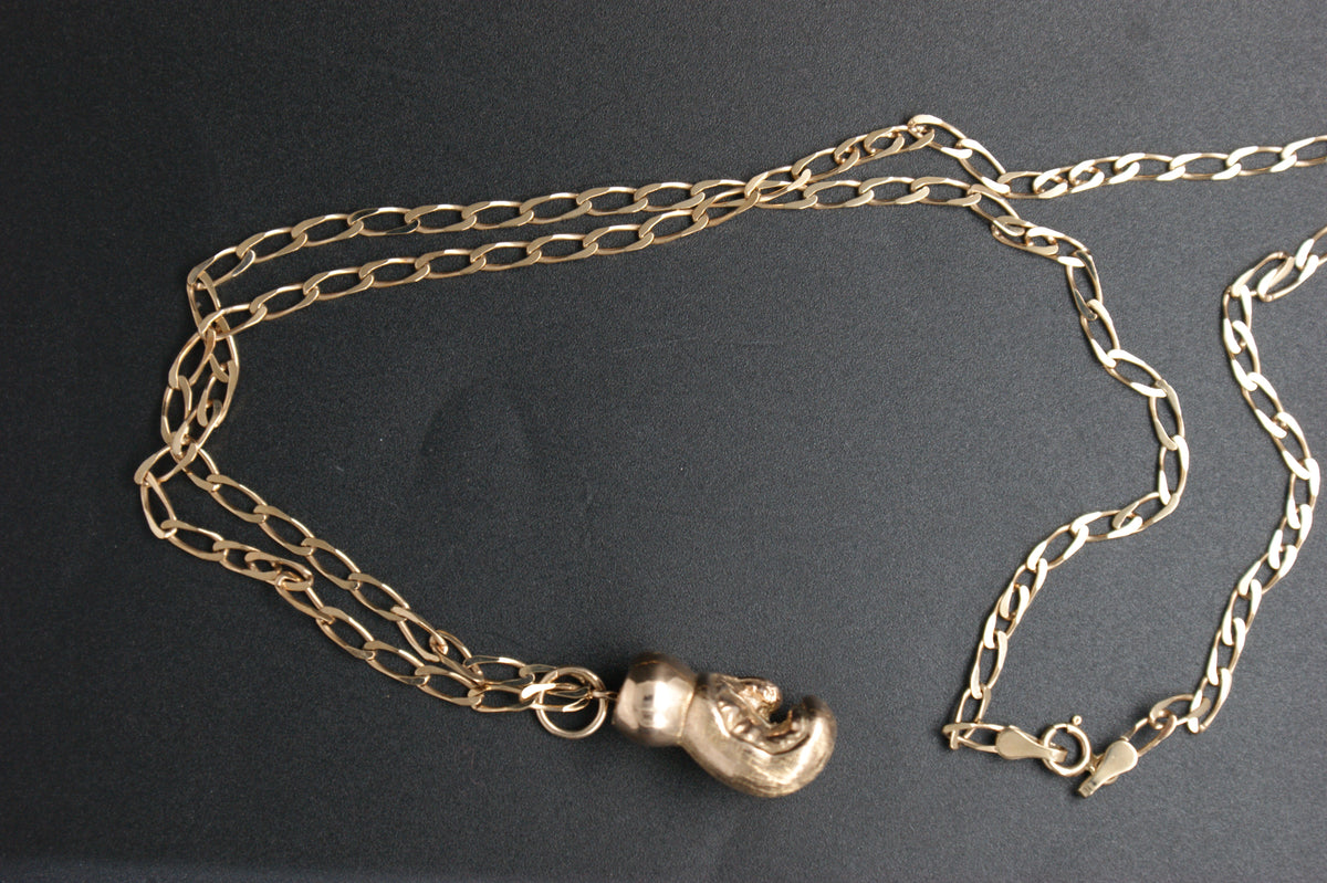 0183-  9ct Gold Boxing Glove Pendant With Curb Chain