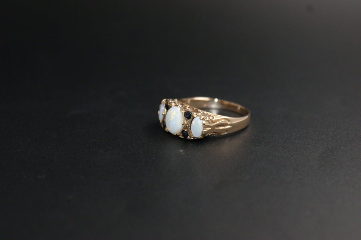 0185-9ct Gold Opal and Sapphire Ring