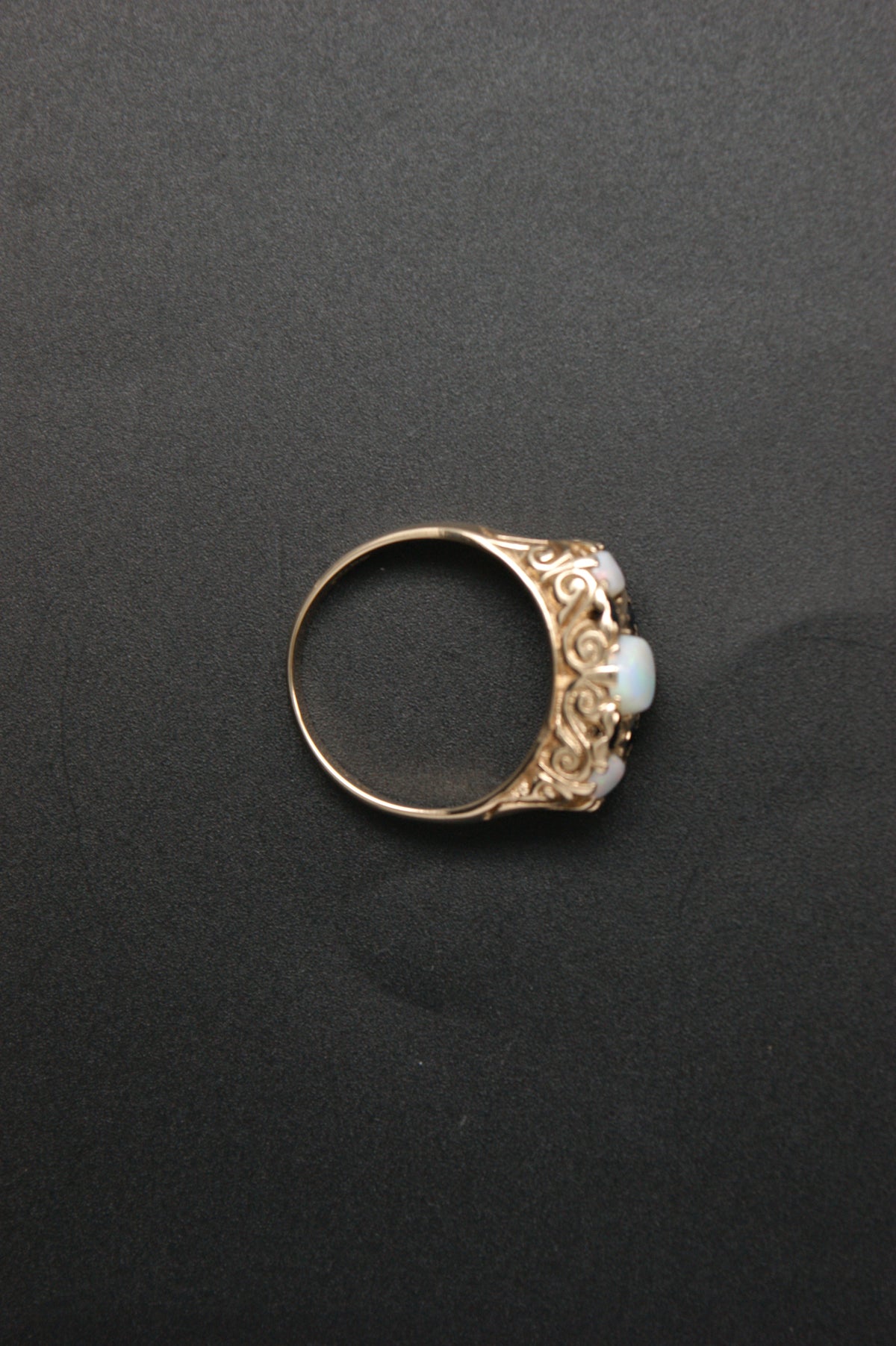 0185-9ct Gold Opal and Sapphire Ring