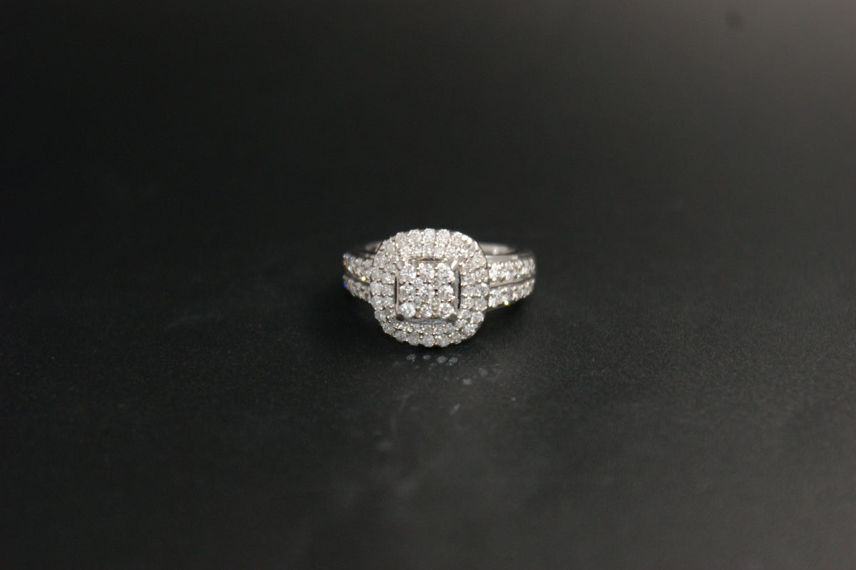 0188- 18ct White Gold 1.00ct Total Double Halo Diamond Cluster Ring