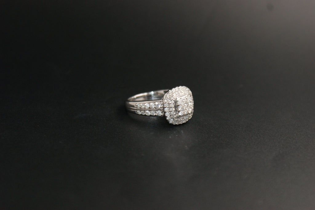 0188- 18ct White Gold 1.00ct Total Double Halo Diamond Cluster Ring