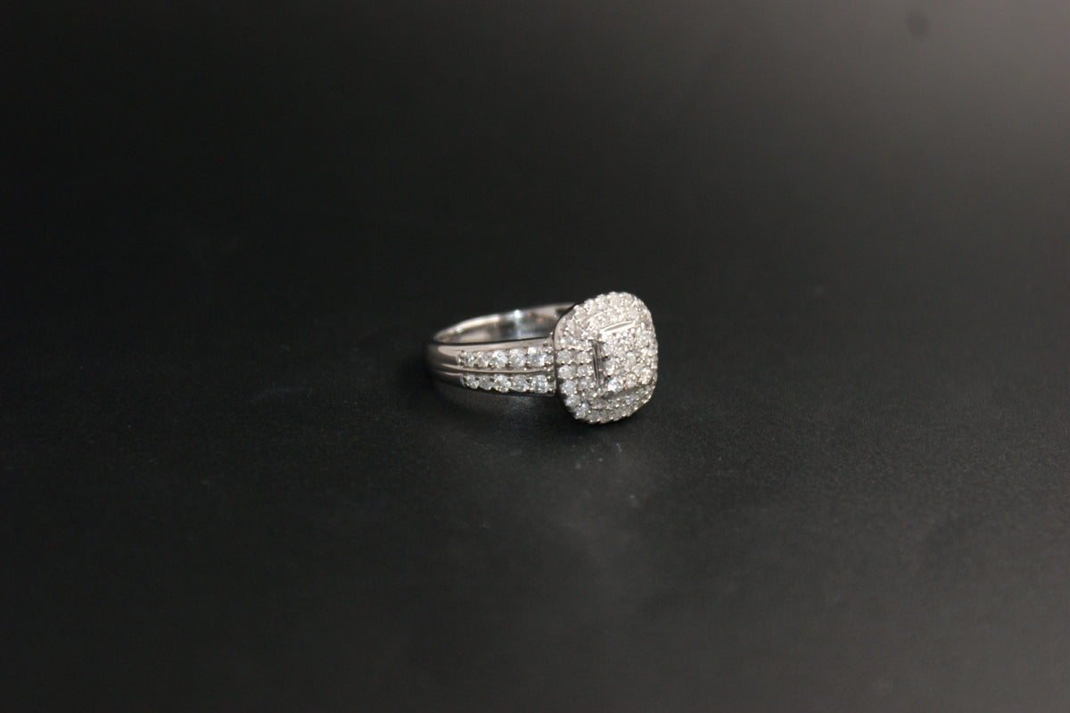 0188- 18ct White Gold 1.00ct Total Double Halo Diamond Cluster Ring