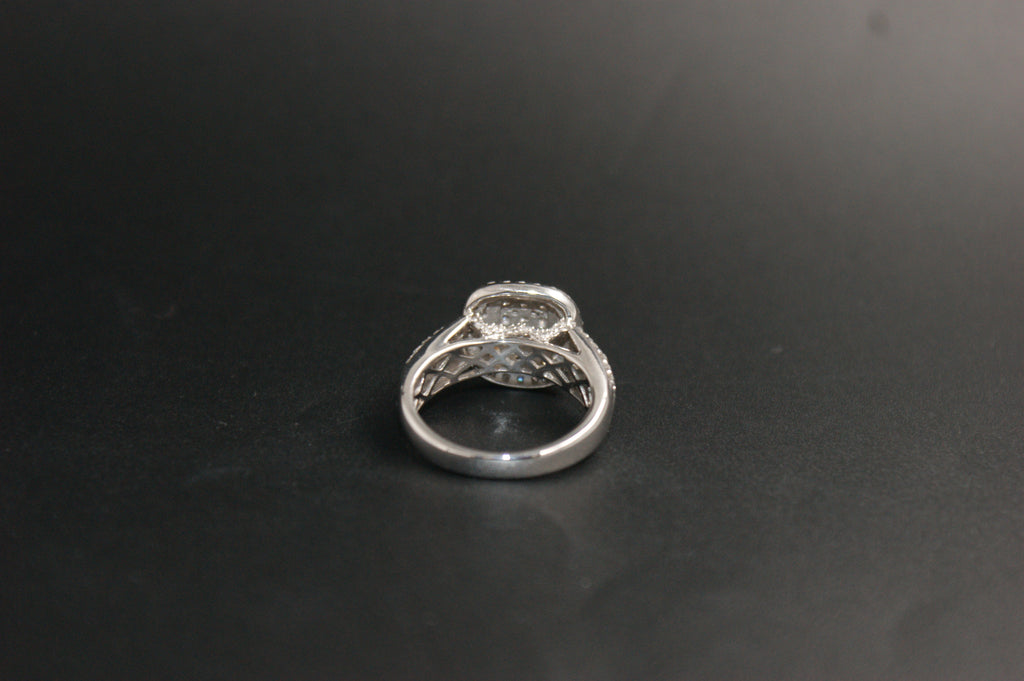 0188- 18ct White Gold 1.00ct Total Double Halo Diamond Cluster Ring