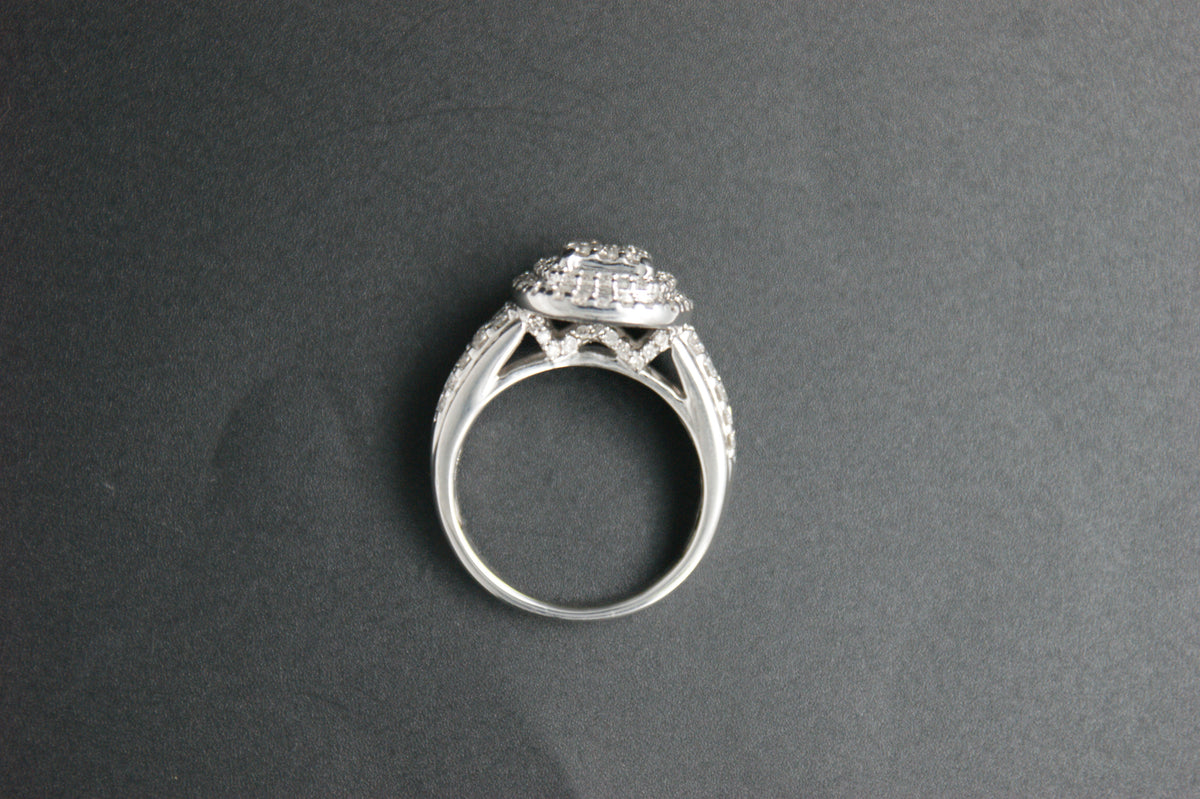 0188- 18ct White Gold 1.00ct Total Double Halo Diamond Cluster Ring