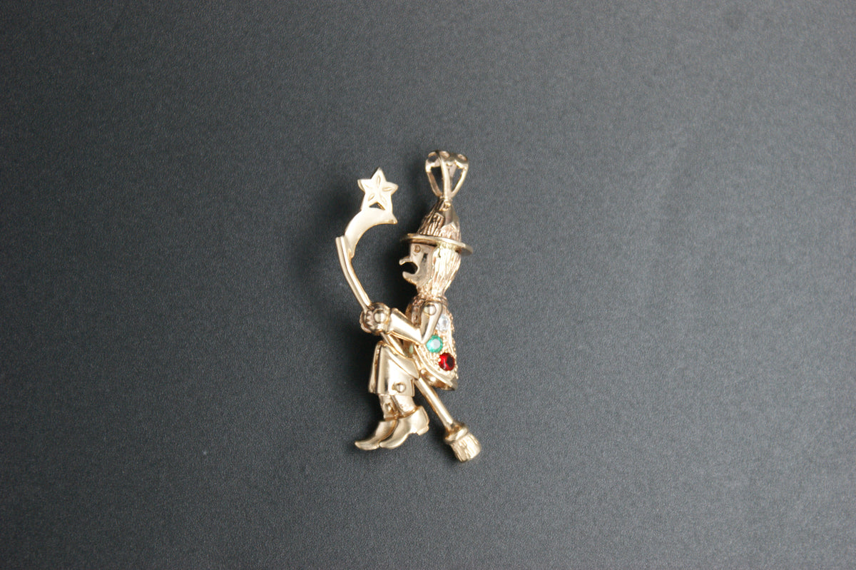 0193- 9ct Gold Witch Pendant