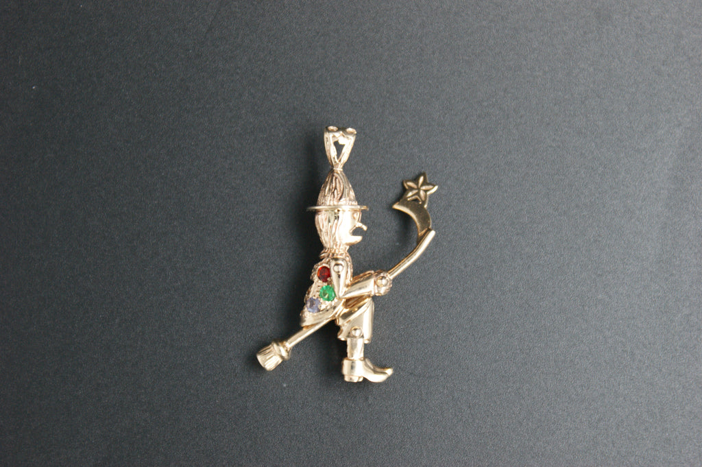 0193- 9ct Gold Witch Pendant