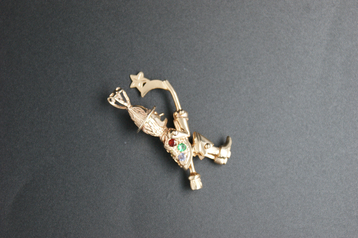 0193- 9ct Gold Witch Pendant