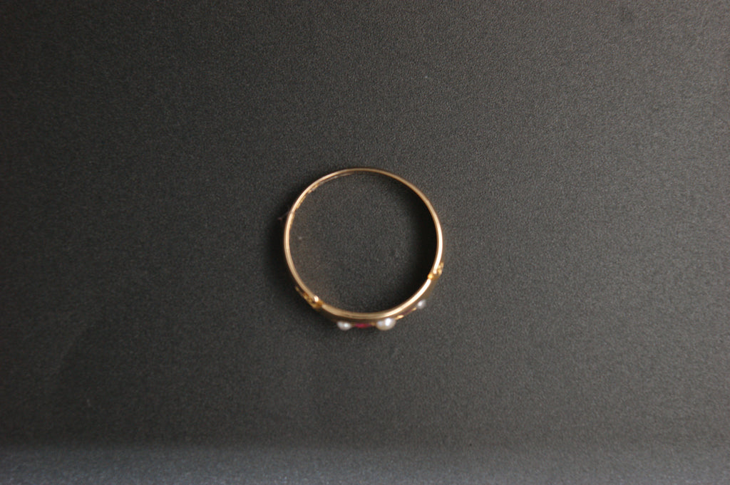 0204- 18ct Yellow Gold Ruby and Pearl Ring